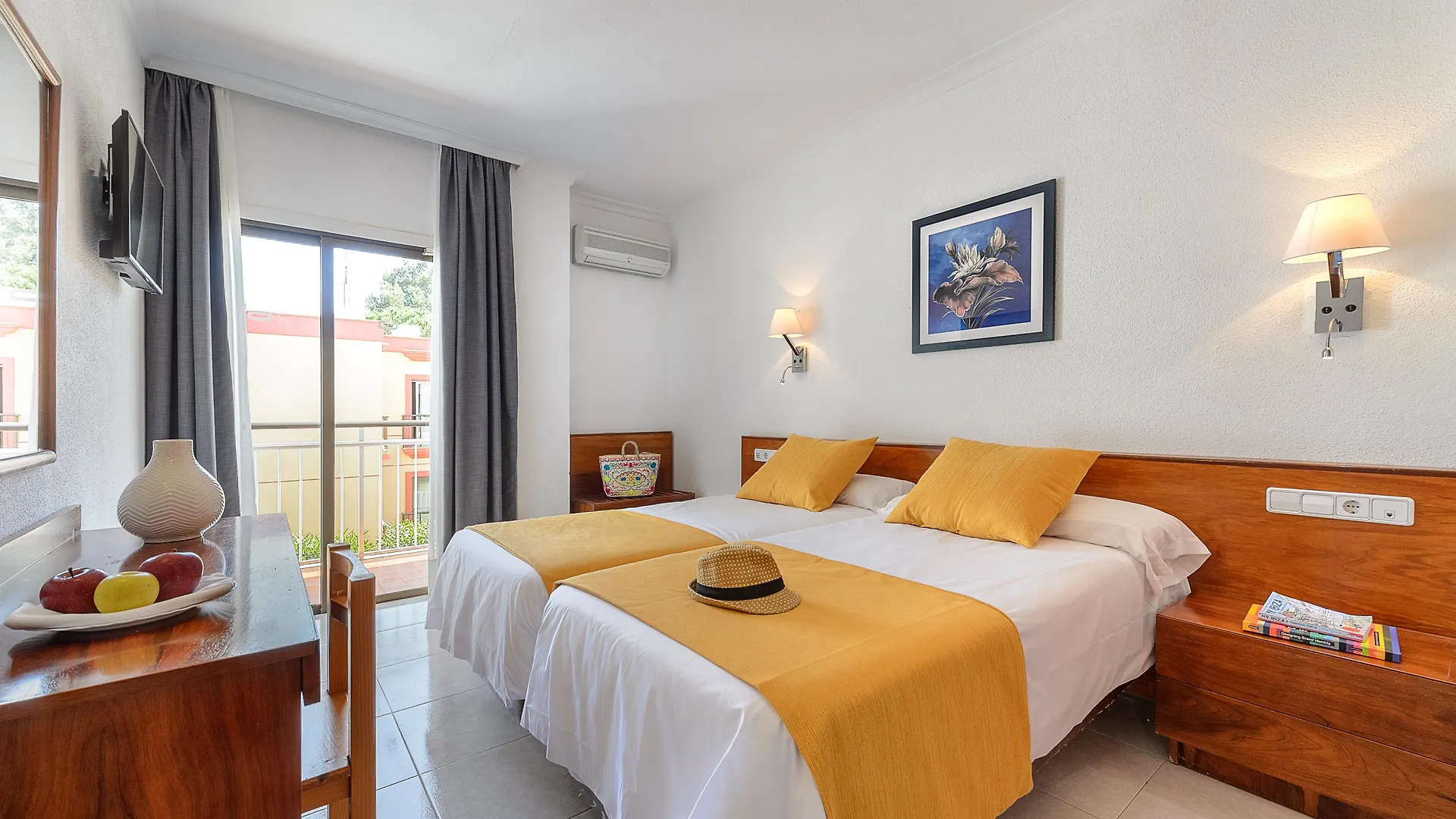 **  Aparthotel Vibra Bay San Antonio  Spanien
