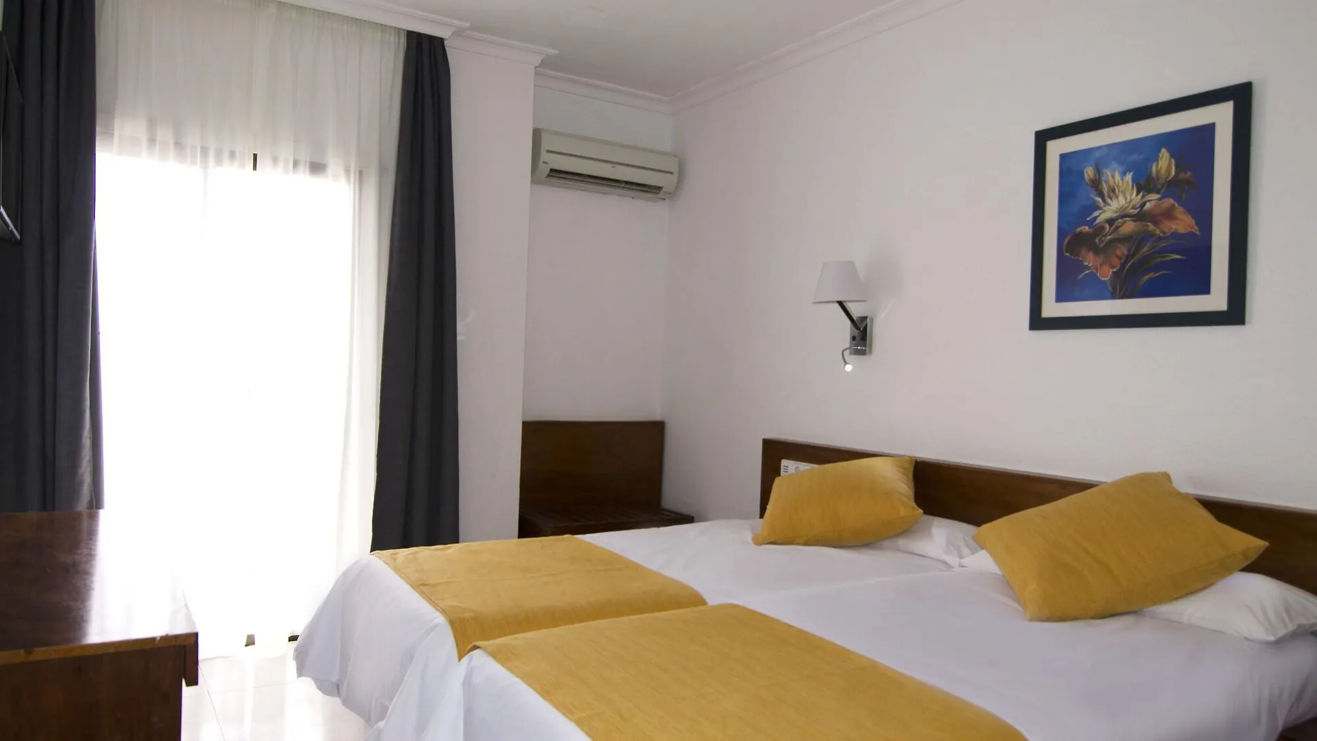Aparthotel Vibra Bay San Antonio  San Antonio (Ibiza)